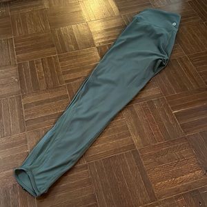 green lululemon leggings
